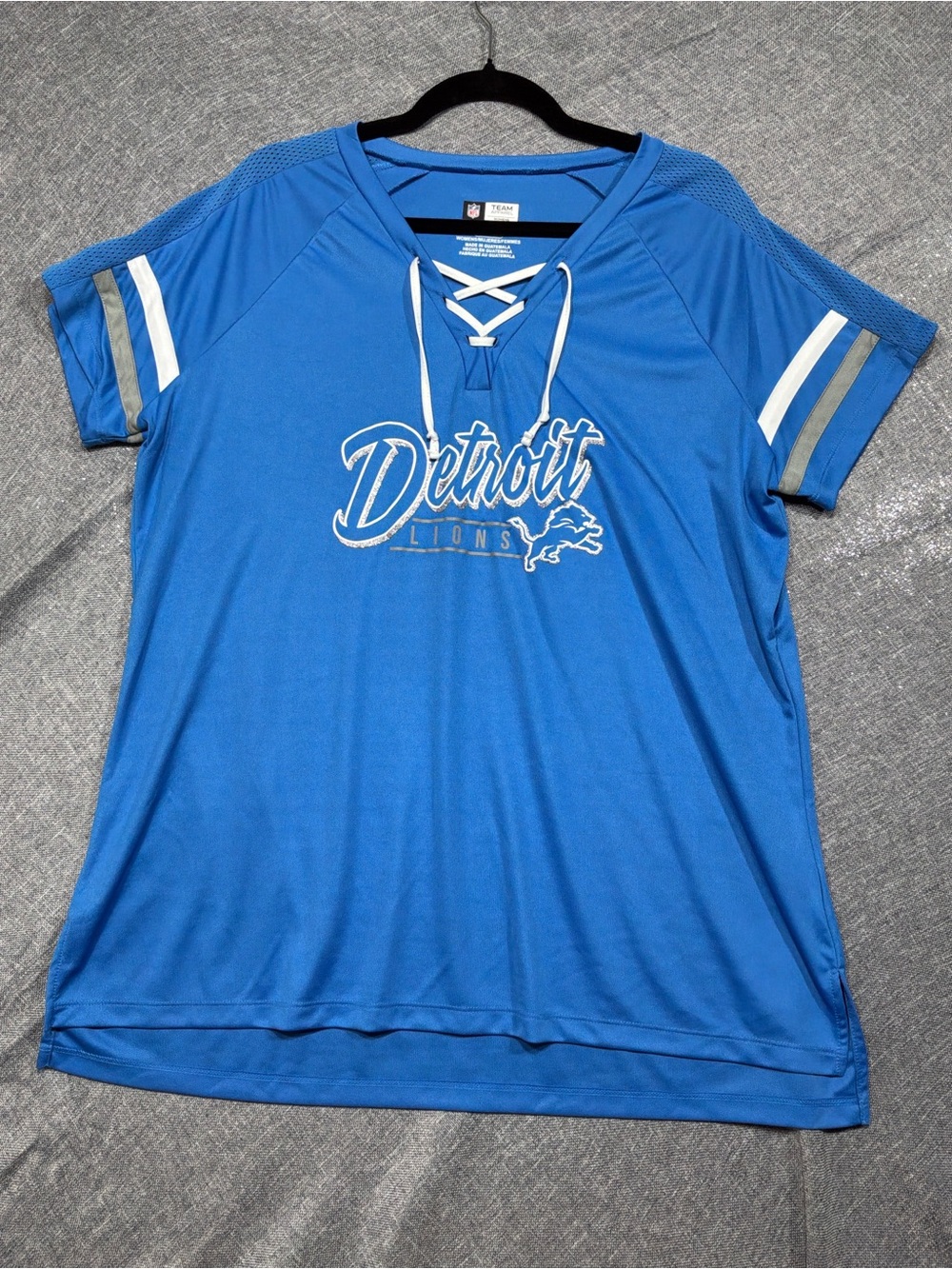 NFL Detroit Lions Women's Lace-Up V-Neck Jersey Tee - Royal Blue